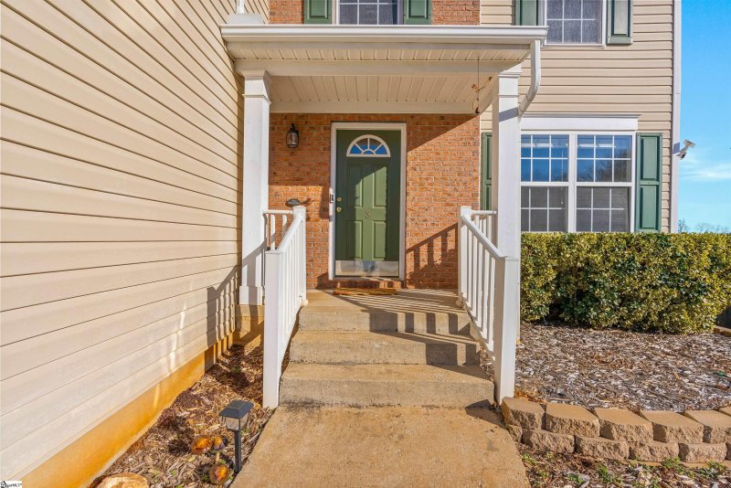 Property image 2 at 3 Evonvale Court, Greenville, SC 29605