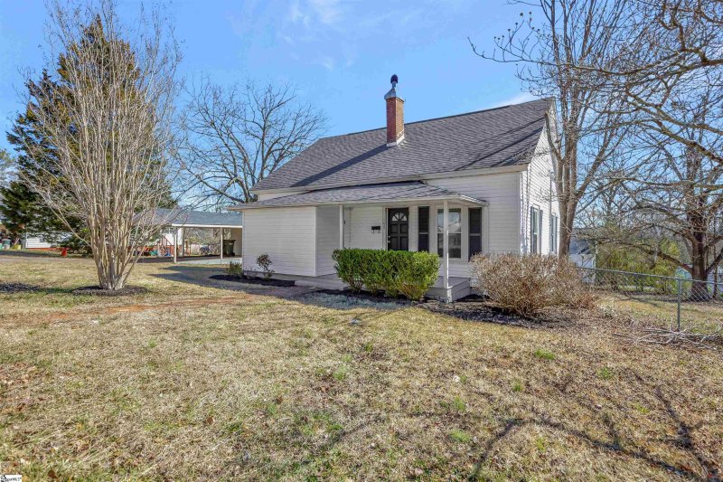 Property image 3 at 102 League Street, Easley, SC 29630-2327