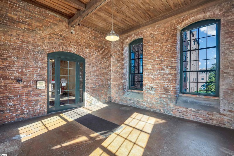 Property image 4 at 400 Mills Avenue, Greenville, SC 29605