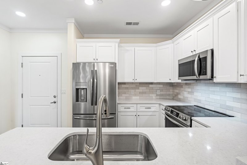 Property image 4 at 98 E McBee Avenue, Greenville, SC 29601