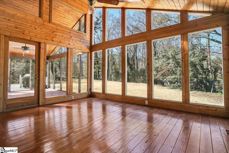 Property image 4 at 105 Independence Drive, Greenville, SC 29615