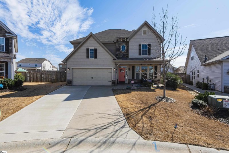 910 Deephallow Place