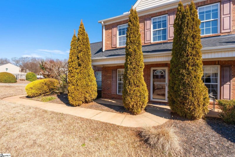 Property image 3 at 136 Dellwood Drive, Spartanburg, SC 29301-5021