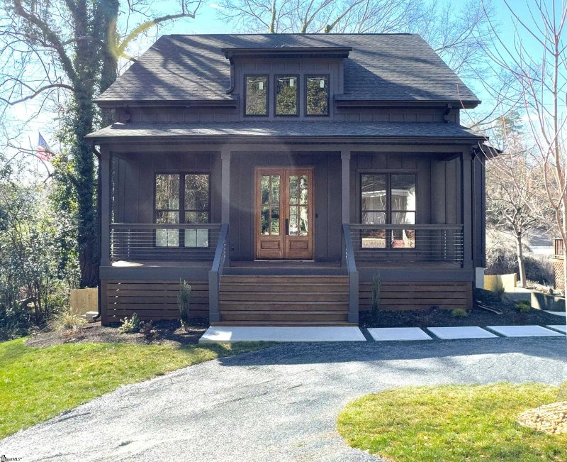 32 Lowndes Hill Road