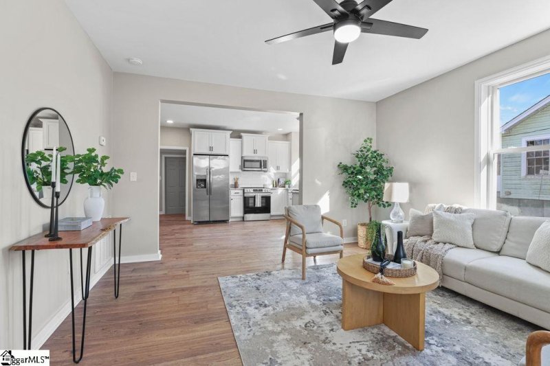 Property image 4 at 14 Jones Street, Greenville, SC 29611