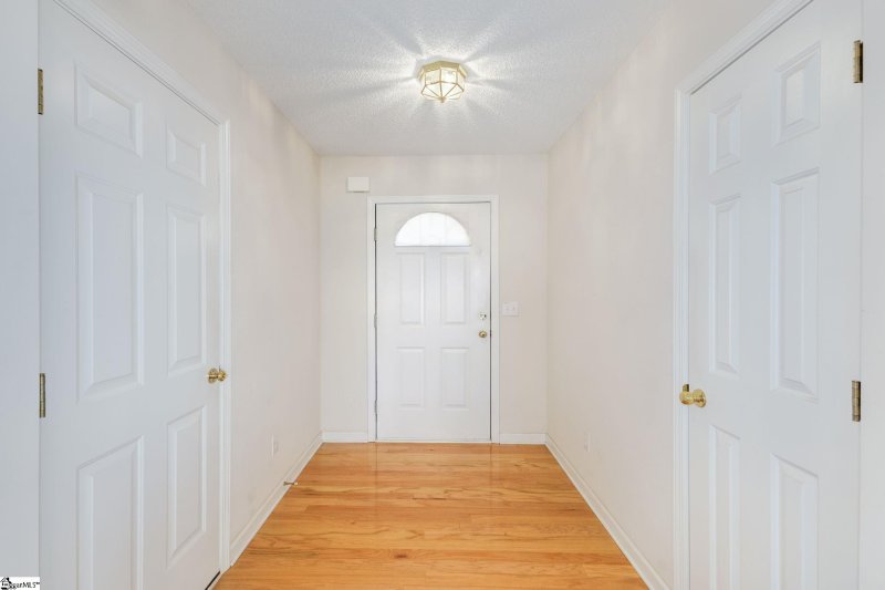 Property image 2 at 112 W Okaloosa Way, Simpsonville, SC 29680