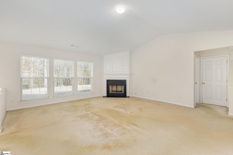 Property image 3 at 112 W Okaloosa Way, Simpsonville, SC 29680
