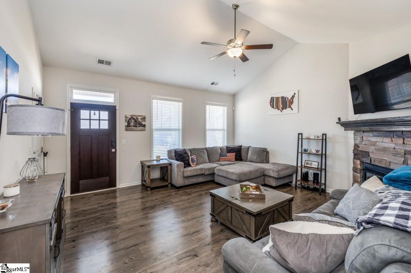Property image 5 at 111 Ramshackle Way, Greer, SC 29650