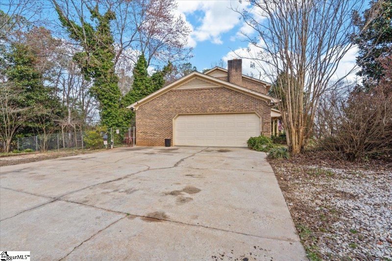Property image 3 at 2 Tar Boulevard, Greenville, SC 29605
