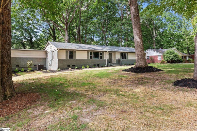 Property image 2 at 142 Hillbrook Drive, Spartanburg, SC 29307