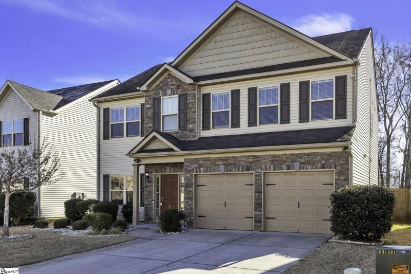 Property image 2 at 324 Barrett Chase Drive, Simpsonville, SC 29680