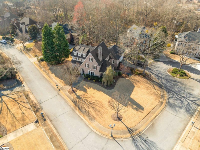 Property image 2 at 15 Knightsbridge Drive, Simpsonville, SC 29681