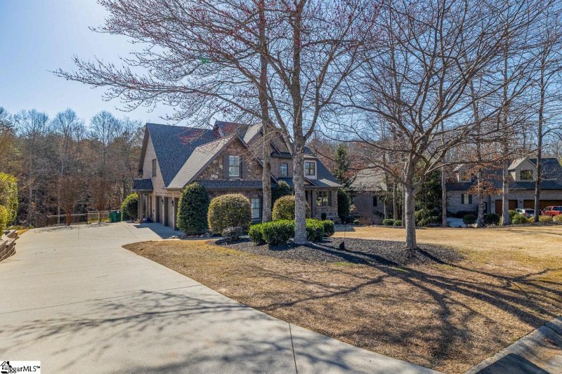 Property image 3 at 19 Still Creek Court, Greer, SC 29651