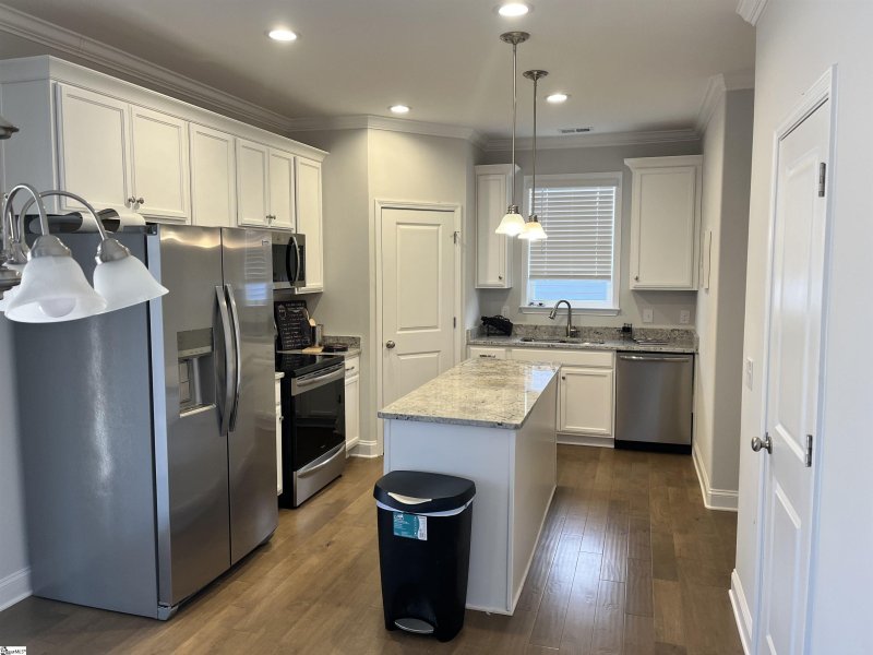 Property image 5 at 3 Landry Lane, Greenville, SC 29617