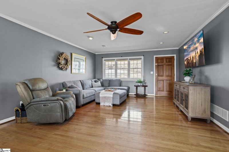 Property image 3 at 32 Harbor Drive, Greenville, SC 29611