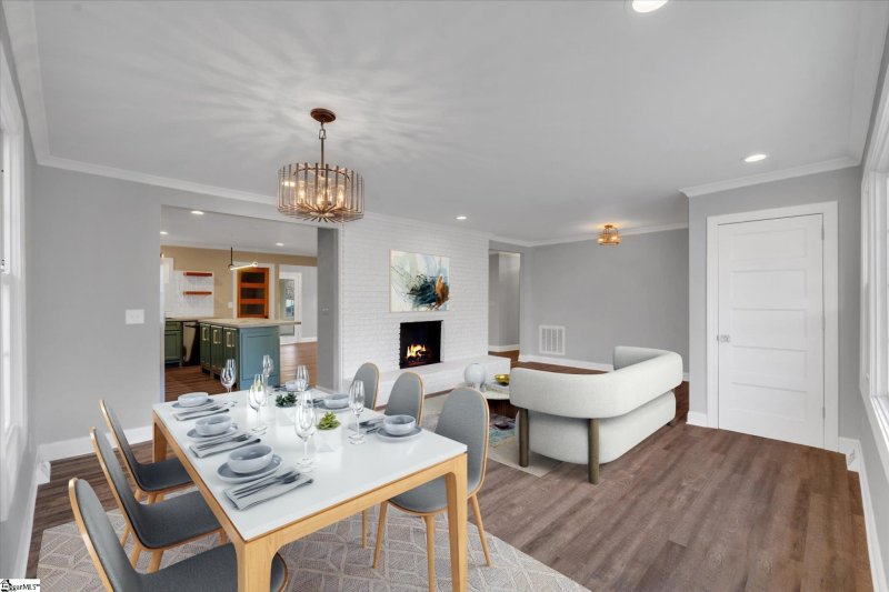 Property image 3 at 8 Dera Street, Greenville, SC 29615