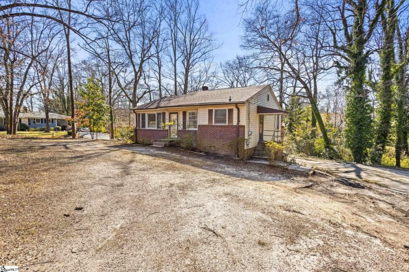 Property image 3 at 114 Mayfair Drive, Taylors, SC 29687