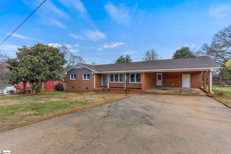 Property image 2 at 9 Mistletoe Drive, Greenville, SC 29617