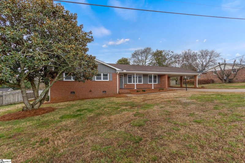 Property image 3 at 9 Mistletoe Drive, Greenville, SC 29617