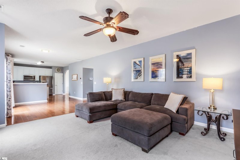 Property image 3 at 33 Birkhall Circle, Greenville, SC 29605