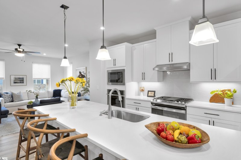 Property image 4 at 27 Questover Drive, Greenville, SC 29607