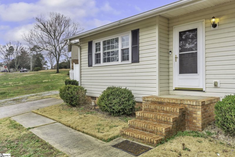 Property image 3 at 326 Jamestown Road, Easley, SC 29640