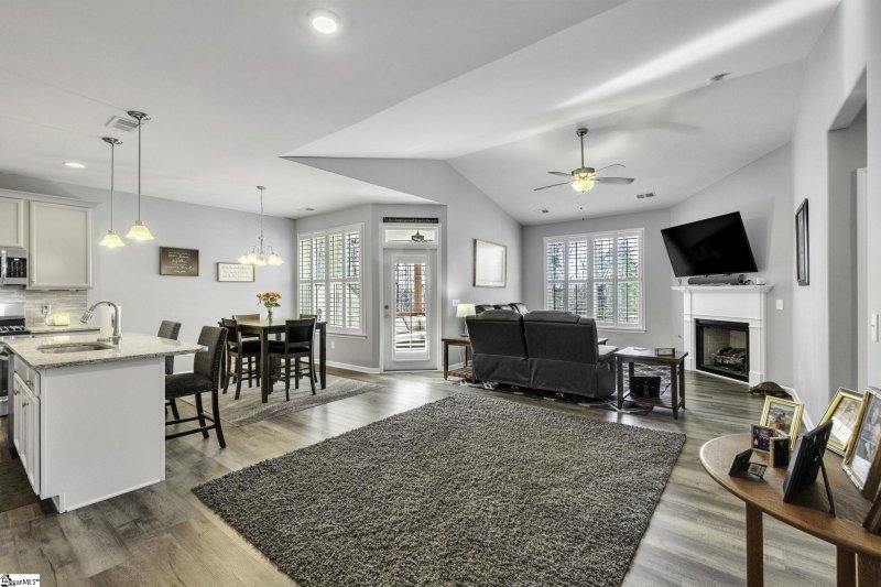 Property image 3 at 112 Ramshackle Way, Greer, SC 29650