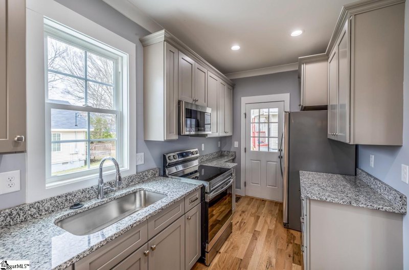 Property image 2 at 1117 Diamondtip Boulevard, Fountain Inn, SC 29644