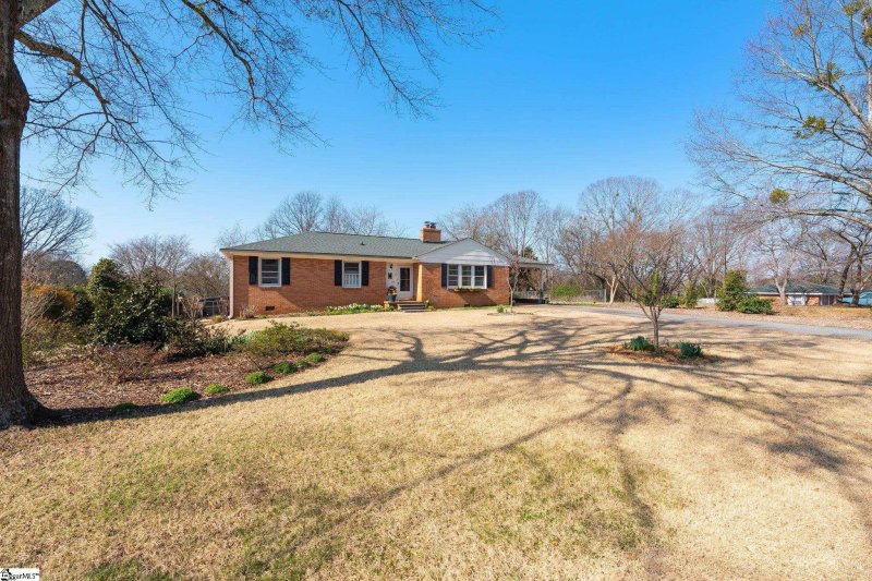 Property image 3 at 216 Highland Road, Duncan, SC 29334