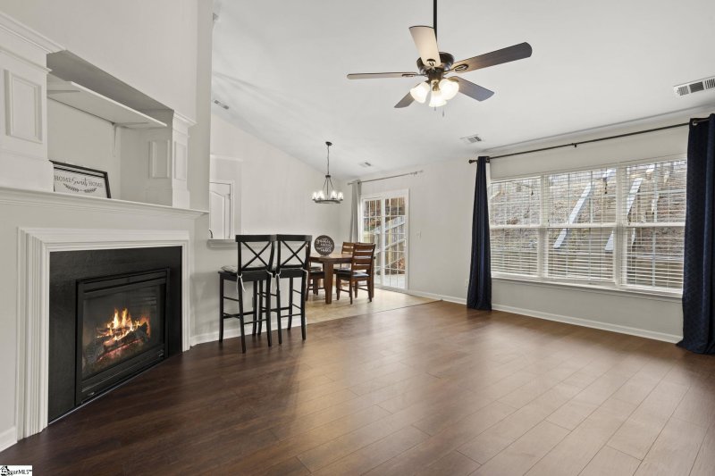 Property image 3 at 205 Knoll Ridge Drive, Greer, SC 29650