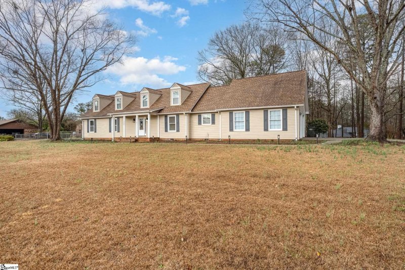 Property image 2 at 300 Wellington Road, Easley, SC 29642