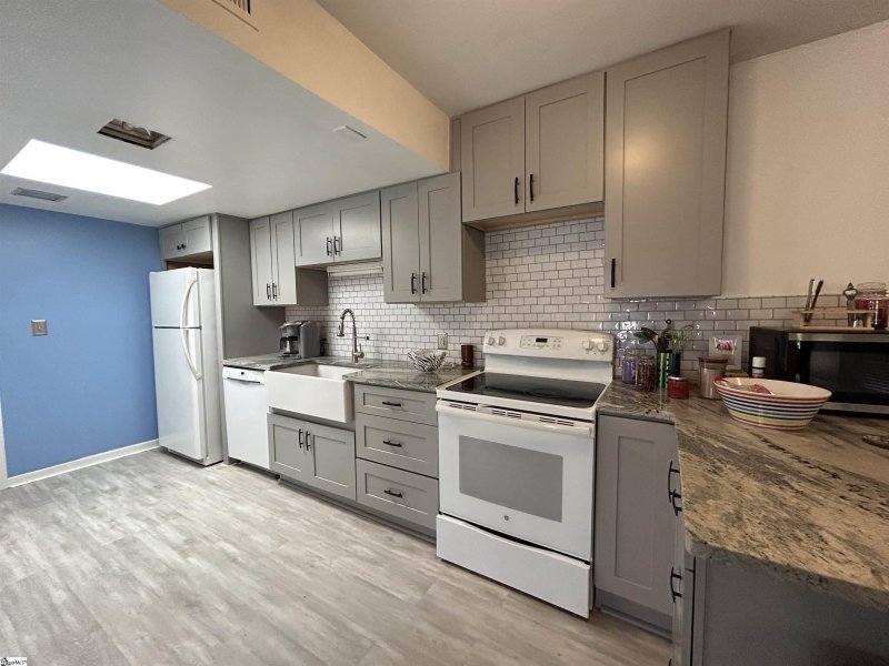 Property image 2 at 3706 E North Street, Greenville, SC 29615