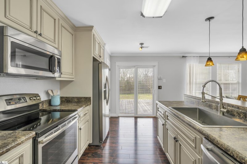 Property image 5 at 10 Pasture Place, Simpsonville, SC 29681