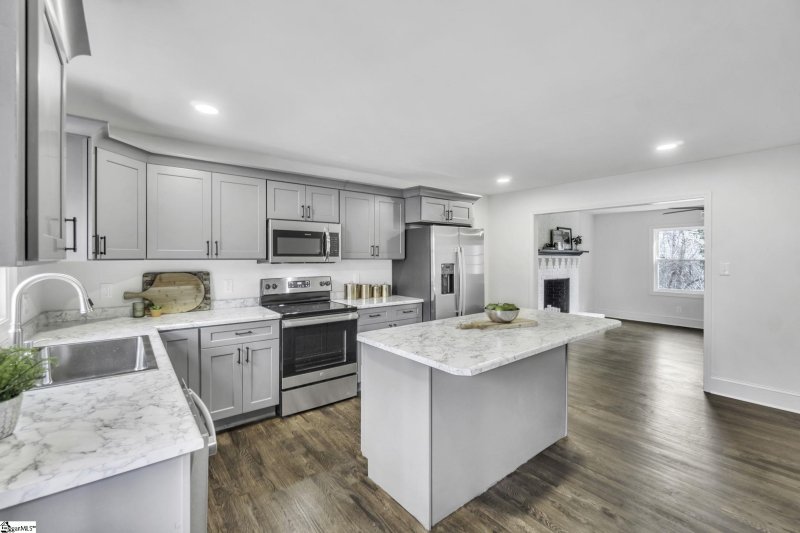 Property image 5 at 264 Fairforest Road, Spartanburg, SC 29301