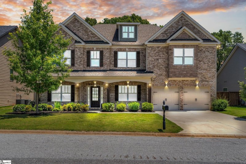 Property image 2 at 201 Peters Glenn Court, Simpsonville, SC 29681