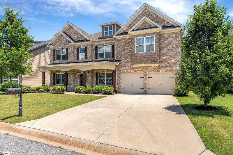 Property image 3 at 201 Peters Glenn Court, Simpsonville, SC 29681