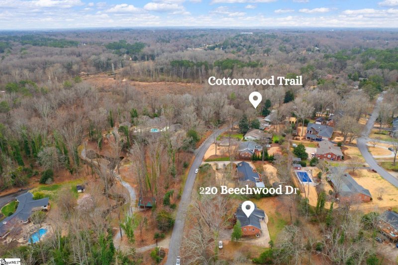 Property image 2 at 220 Beechwood Drive, Spartanburg, SC 29307