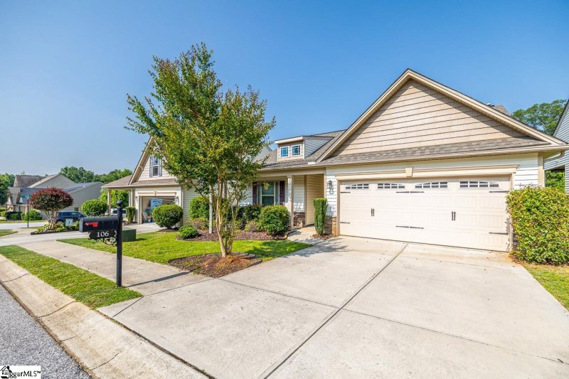 Property image 2 at 106 Penrith Court, Simpsonville, SC 29681