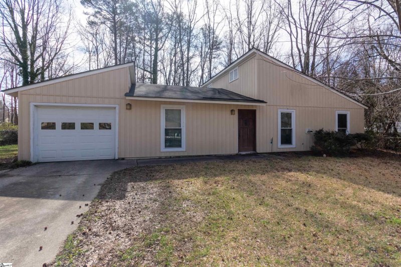 Property image 2 at 25 OAK GLEN Drive, Greenville, SC 29607