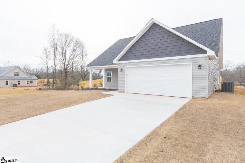 Property image 3 at 12 Megan Court, Piedmont, SC 29673