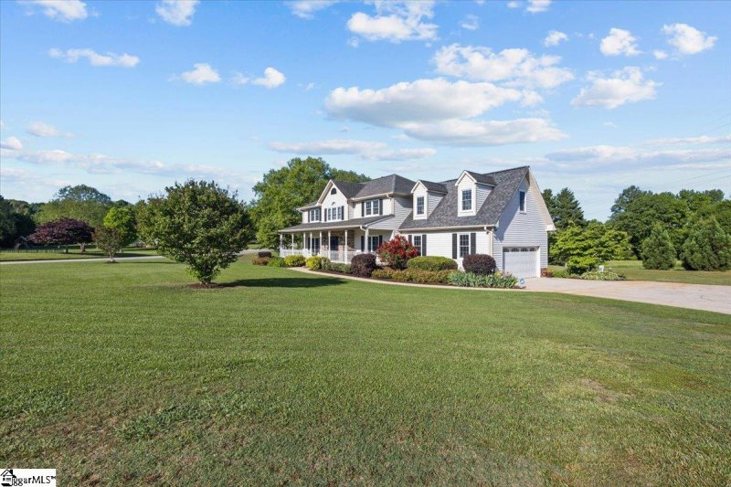 Property image 3 at 101 Silver Ridge Court, Greer, SC 29651-5509