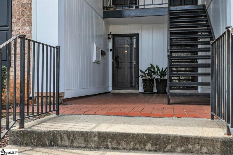 Property image 3 at 925 Cleveland Street, Greenville, SC 29601