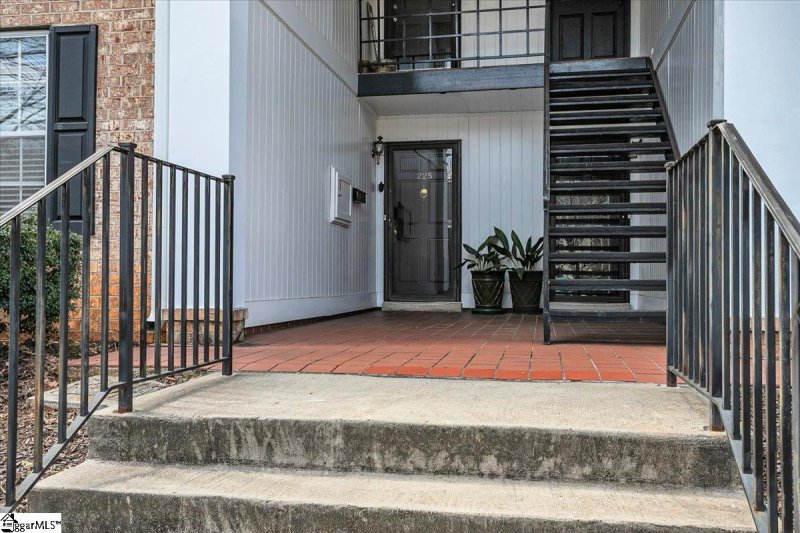 Property image 4 at 925 Cleveland Street, Greenville, SC 29601