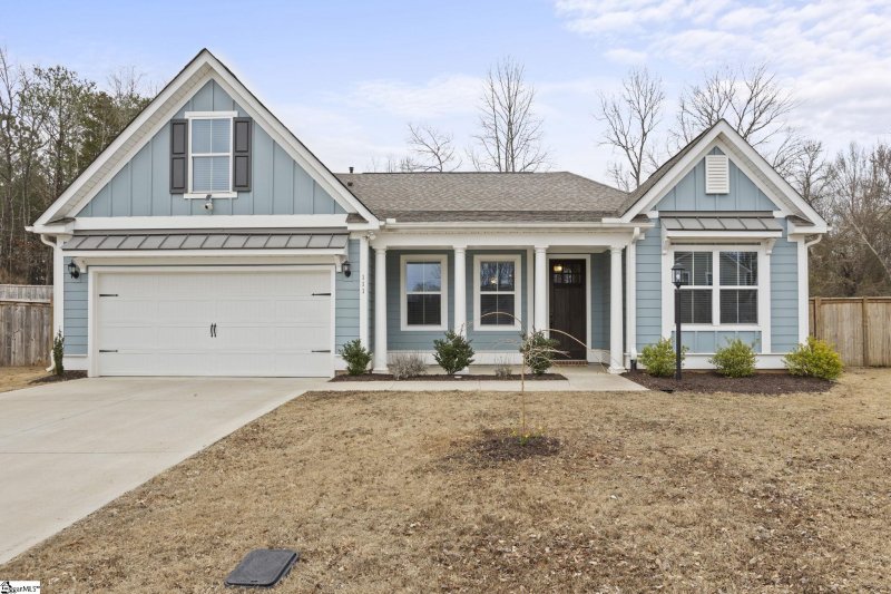 Property image 2 at 111 Clyburn Lane, Taylors, SC 29687