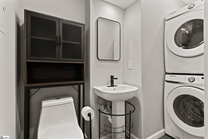 Property image 4 at 815 Edwards Road, Greenville, SC 29615