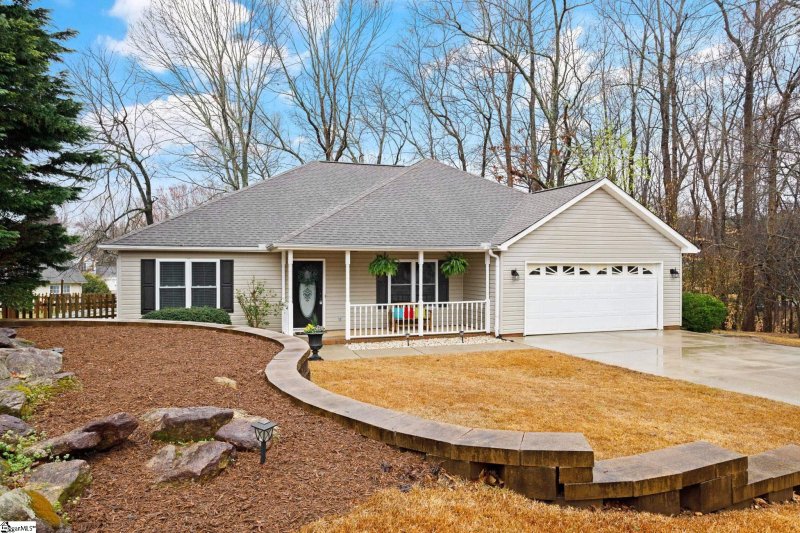 Property image 2 at 5 Kwikaway Court, Simpsonville, SC 29680