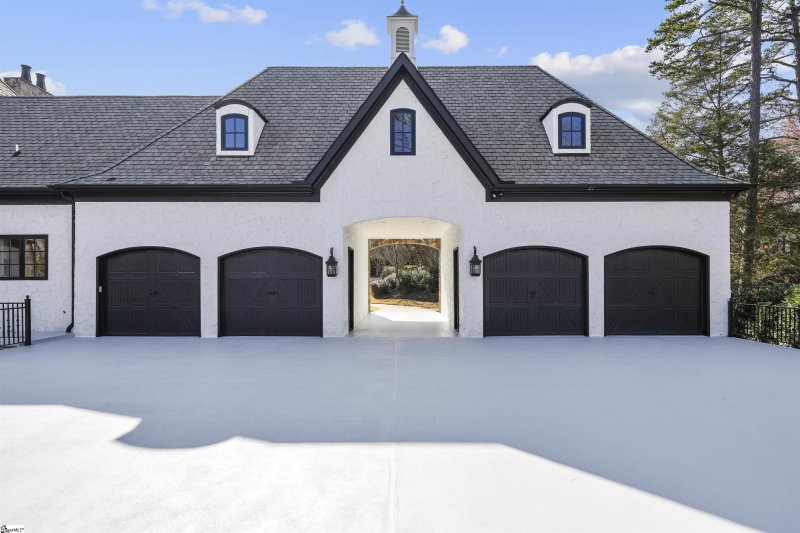 Property image 4 at 19 Greenlee Hill Court, Greenville, SC 29615