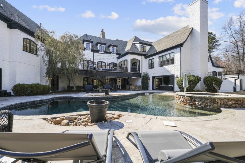 Property image 5 at 19 Greenlee Hill Court, Greenville, SC 29615