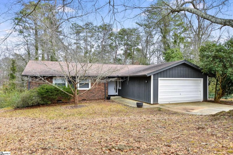 Property image 3 at 1015 Winterfield Place, Taylors, SC 29687-4463