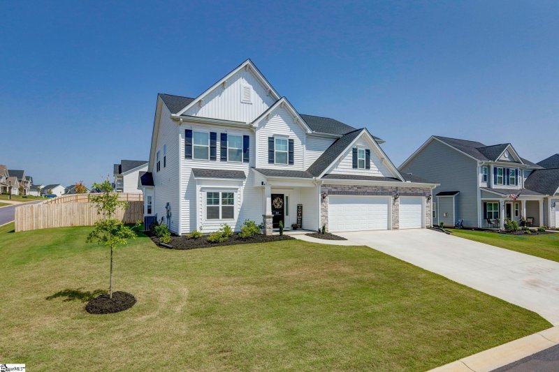 Property image 2 at 501 S Oak Crest Drive, Belton, SC 29627